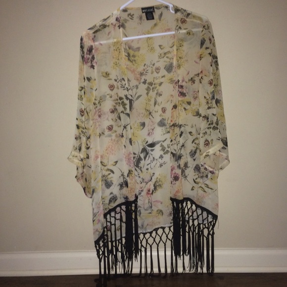 Flowered kimono brand new!
