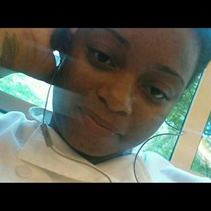 Meet your Posher, Foluke