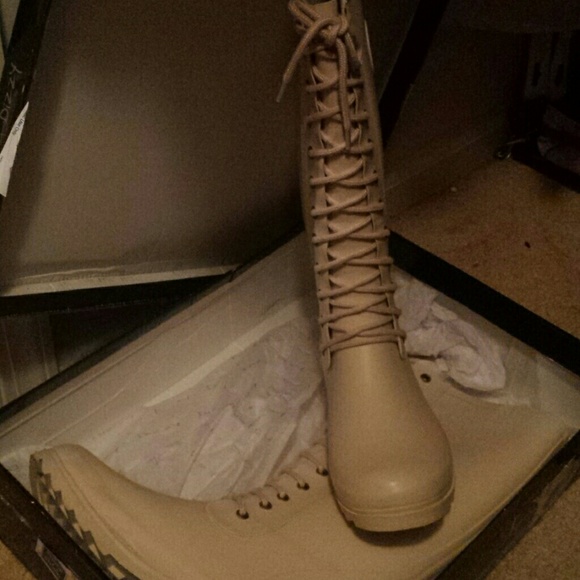 Shoes - Dizzy Rain Boots