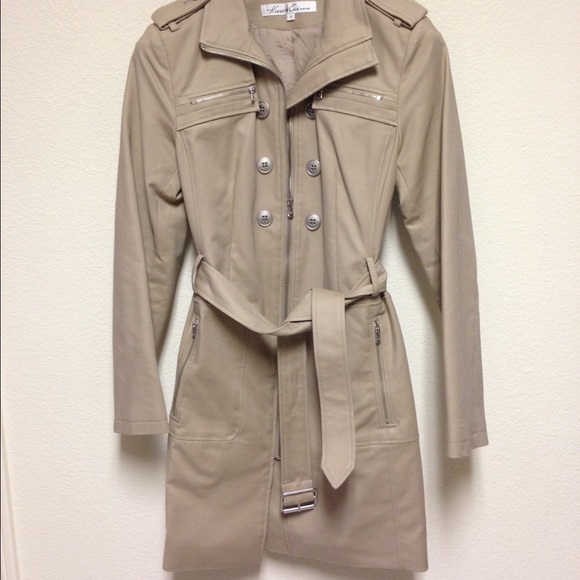 Kenneth Cole Trenchcoat - Picture 2 of 4
