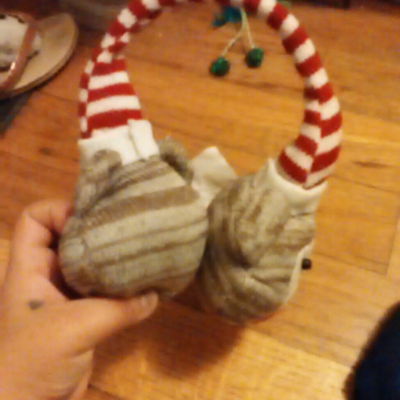 Earmuffs - Picture 2 of 2