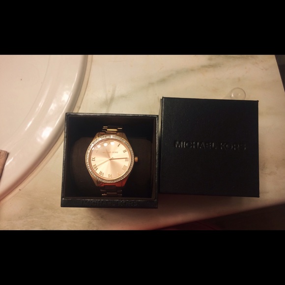 Michael Kors watch - Picture 1 of 2