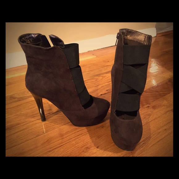 Brown High Ankle High Heel Shoes