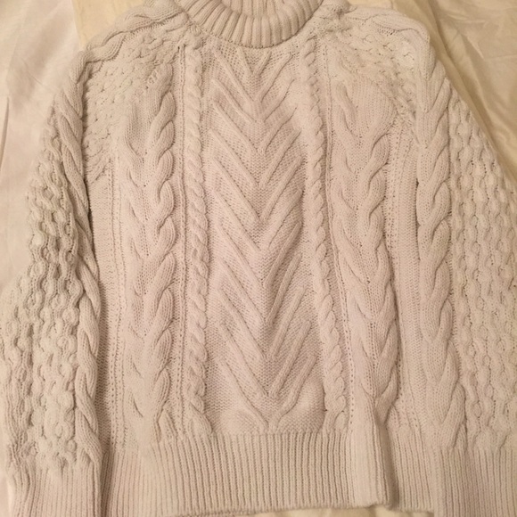SOLD Zara sweater size M.