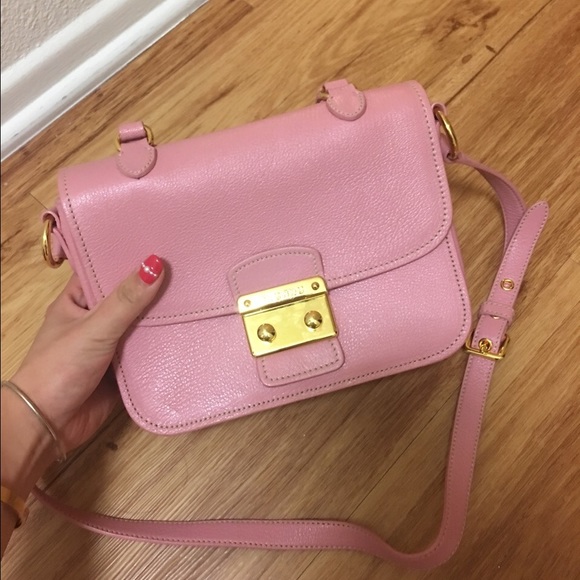 95% new small Miumiu pink bag with gold color - Picture 1 of 4