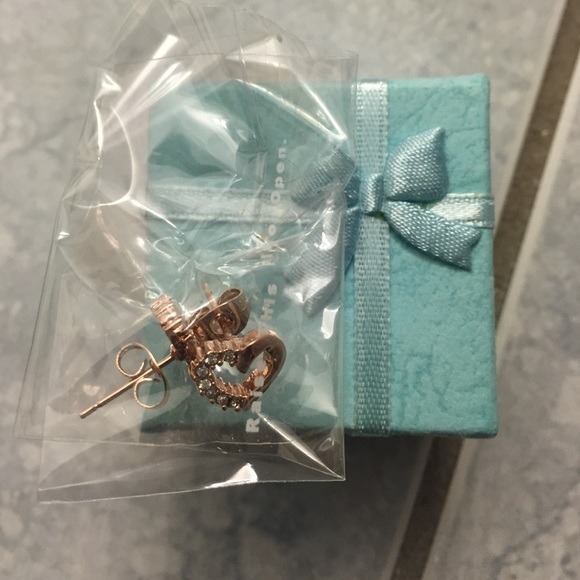 Darling earrings brand-new in package and box - Picture 2 of 2