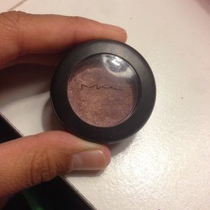 MAC Cosmetics Eyeshadow in "Trax"
