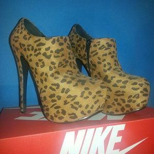 Paprika Cheetah Print Heels????