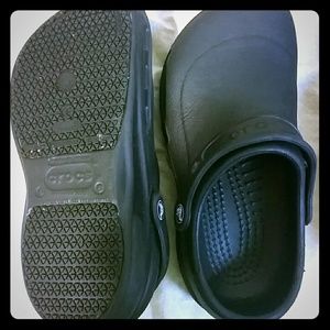 Black non-slip crocs