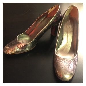 J. Crew heel in silver metallic crackled leather