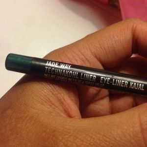 MAC Cosmetics eyeliner in "Jade Way"