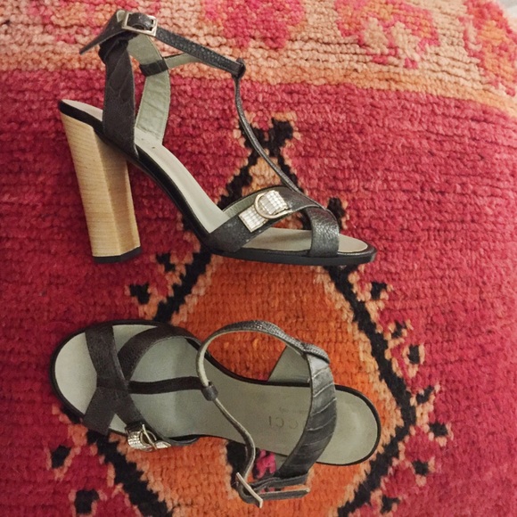 Gucci Lizard Leather and Crystal Buckle Heels sz38 - Picture 2 of 4