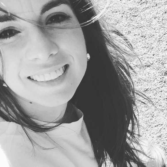 Meet your Posher, Paola