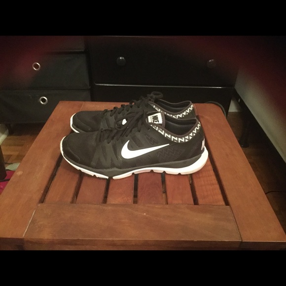 nike running shoes zig zag nike running shoes zig zag