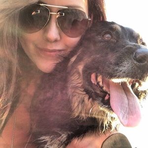 Meet your Posher, Dana