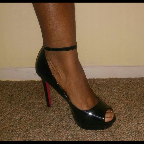 Pink bottom black platform stilleto