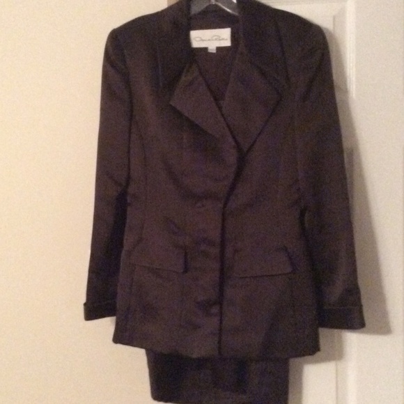 Oscar De La Renta suit