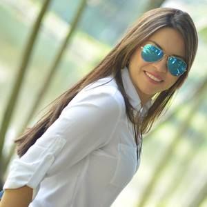 Meet your Posher, Monica