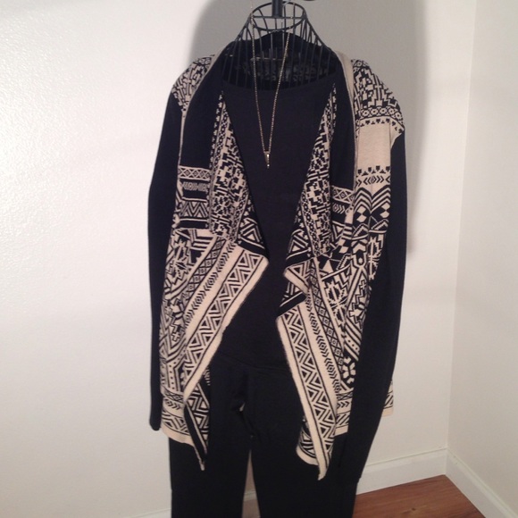Lucky Brand sweater. NWT. Size L.