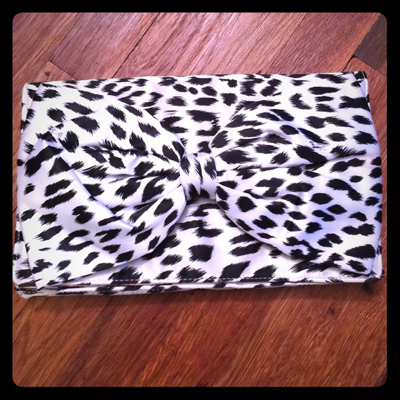 Betsey Johnson Large Bow Leopard Clutch
