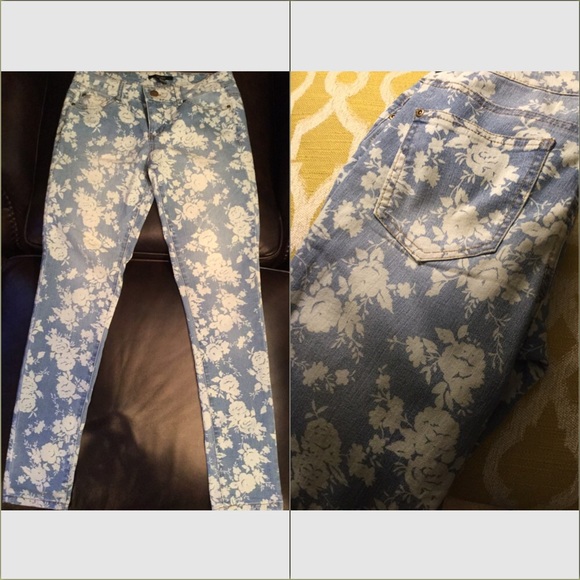 Forever 21 Floral Print Skinny Jeans