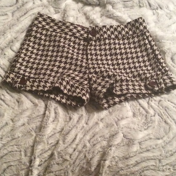 ‼️NAME UR PRICE‼️ super cute shorts size S