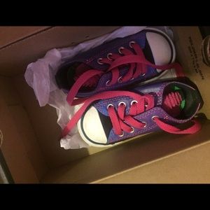 Coverse toddlers size 5
