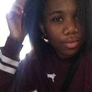 Meet your Posher, Naomi