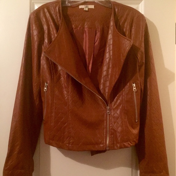 Ya faux leather jacket 🍂🍗🍂 Stay warm in style! - Picture 1 of 3