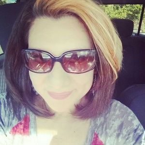 Meet your Posher, Elena