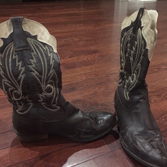 Cowboy boots two toned size 8