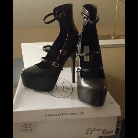 Sold !!!!!   Black Pumps "