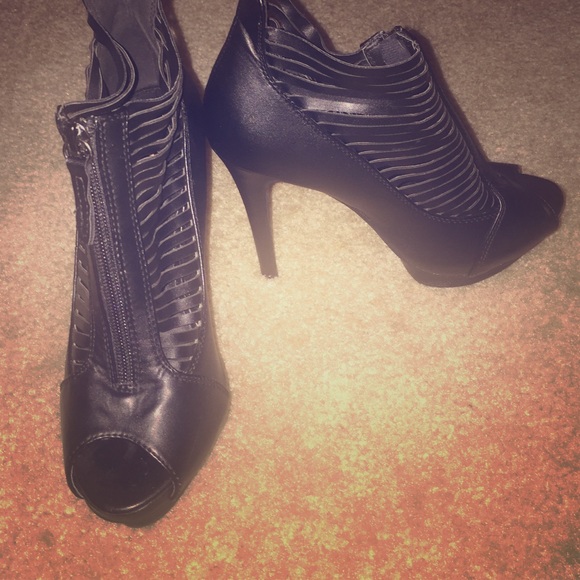 Heels - Picture 1 of 1