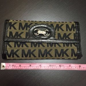 MICHAEL KORS logo wallet