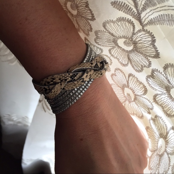 💔SOLD OUT❣️2/$20 Faux Leather Braided Wrap Bracelet - Picture 3 of 4