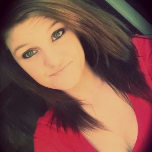 Meet your Posher, Selena