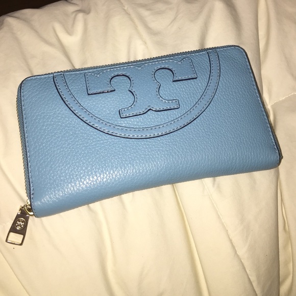 Tory Burch Handbags - Tory Burch All T wallet