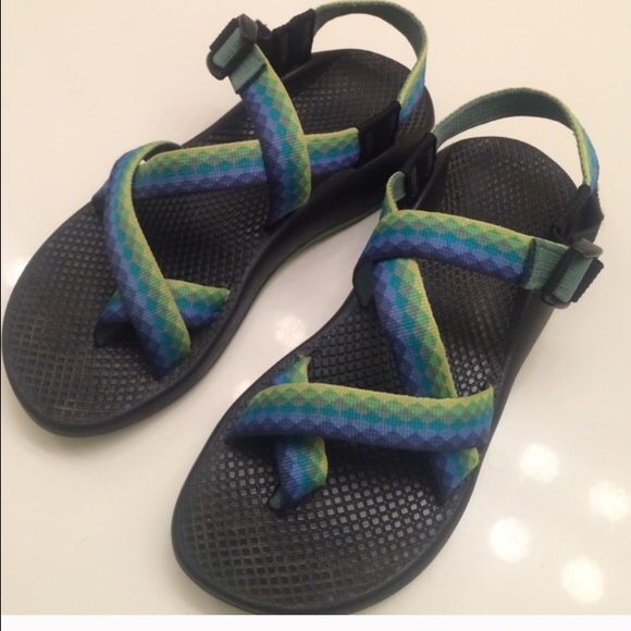 gently used chacos