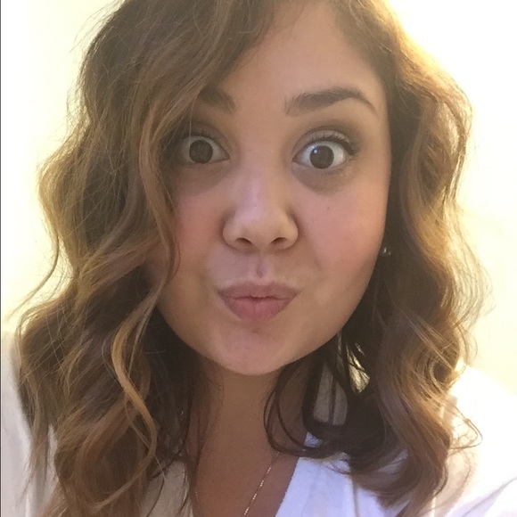 Meet your Posher, Lauren - Picture 1 of 1