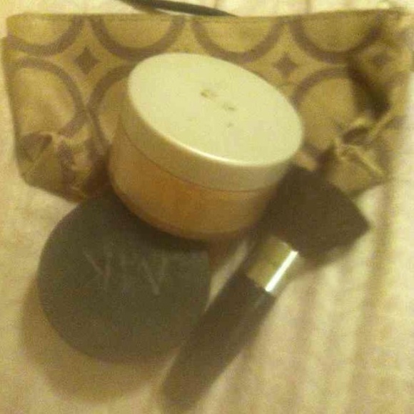 Mary kay makeup bundle!!! Make offer - Picture 1 of 4