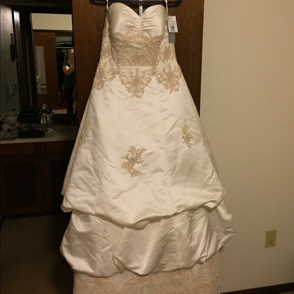 Oleg Cassini Wedding Dress