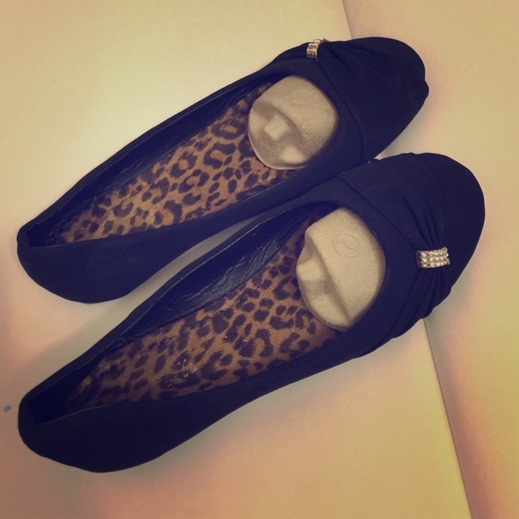 Flat shoes