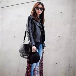 Meet your Posher, Yiru