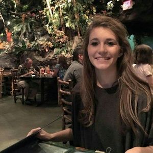 Meet your Posher, Makayla