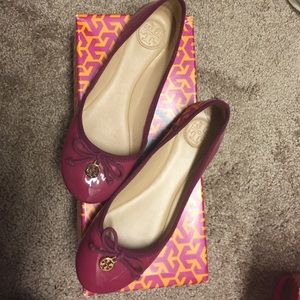 Cute flats  :). Only wore them once.