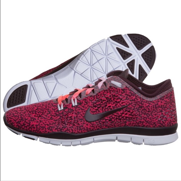 Nike Shoes - Nike free 5.0