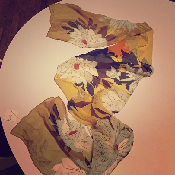 Banana Republic 100% silk scarf