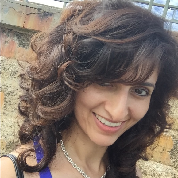 Meet your Posher, Leyla