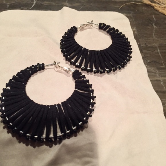 Earrings - Picture 1 of 3