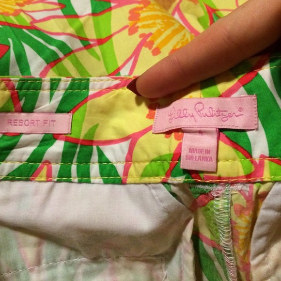 Lilly Pulitzer Wyatt Sunflower Resort Fit Shorts - Picture 4 of 5